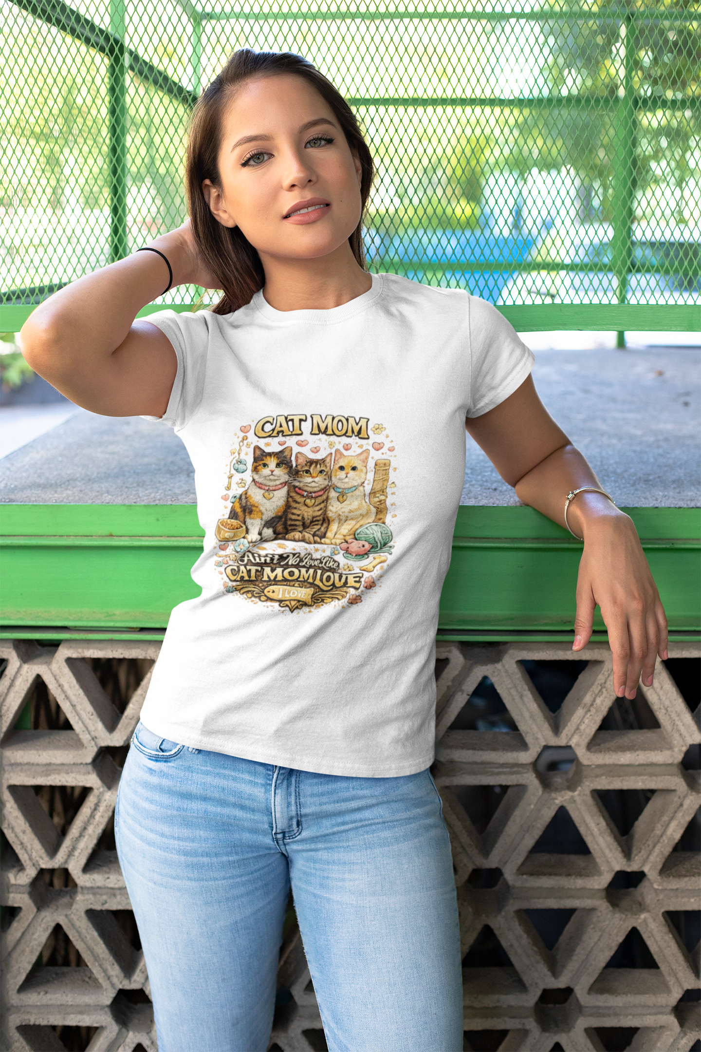 Cat Mom Trio Illustration T-Shirt | Cat Mom Love, Cute Kitten Portraits